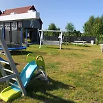 Vakantiehuis In With Garden