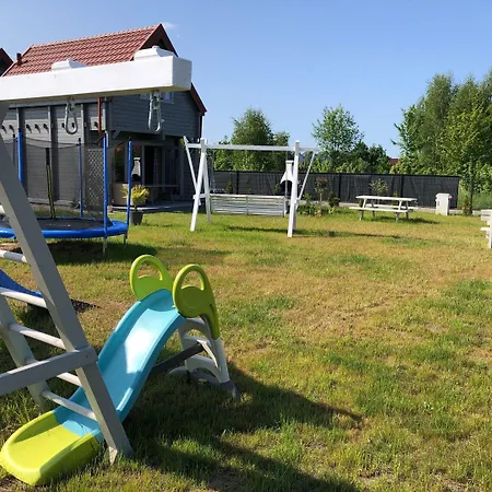 Dom wakacyjny In With Garden