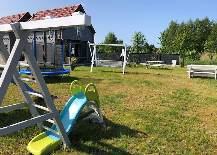 Dom wakacyjny In With Garden